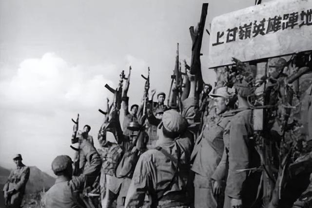 四川老兵晚年贫苦，卖军功章维持生计，领导：老英雄，你糊涂啊