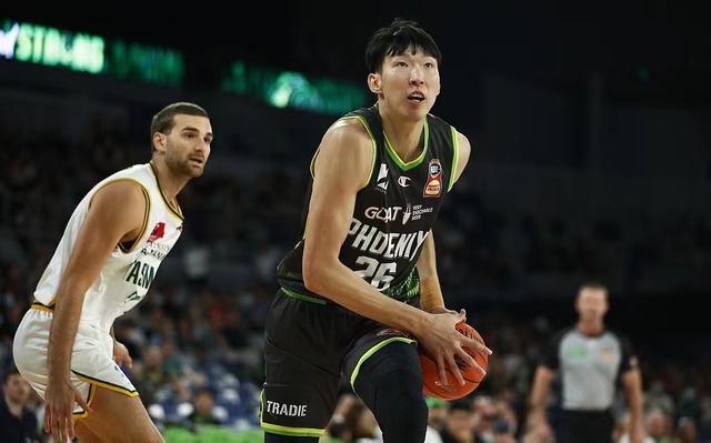 周琦有望重返NBA！东部弱旅发出加盟邀请，撞车男篮集训成阻碍