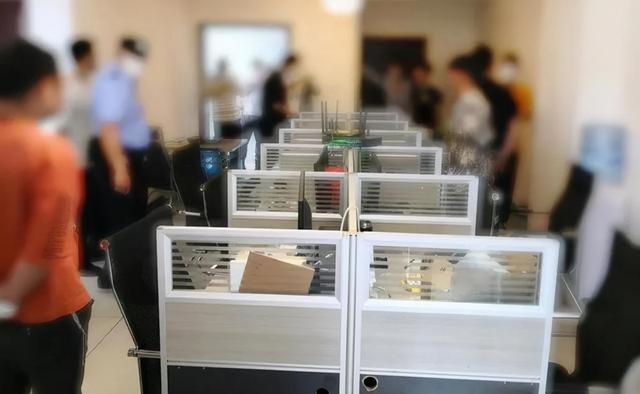 21年深山一户人家彻夜亮灯，引警方怀疑，抓获后交代：不骗中国人