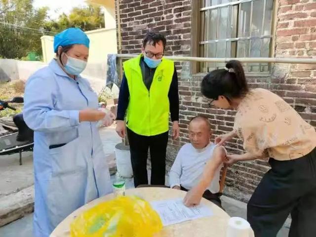 双捷、埠场、岗列、城西：用心用情为老年人接种疫苗