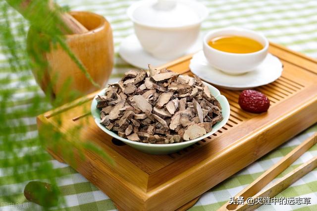肺开窍于鼻，在液为涕，在志为悲，郁郁寡欢伤的不只是肝，还伤肺