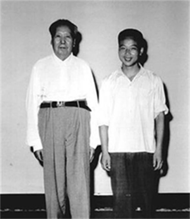1976年毛主席逝世，毛岸青未能送葬，毛新宇：父亲一直很想念爷爷
