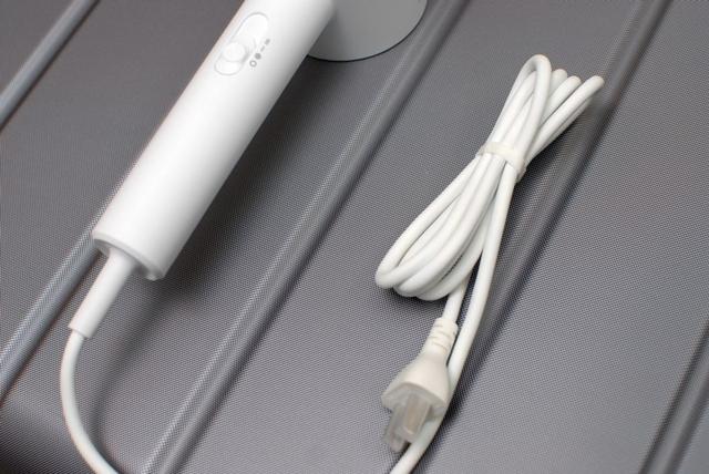 负离子加持，速干不伤发，给你不一样的吹发体验