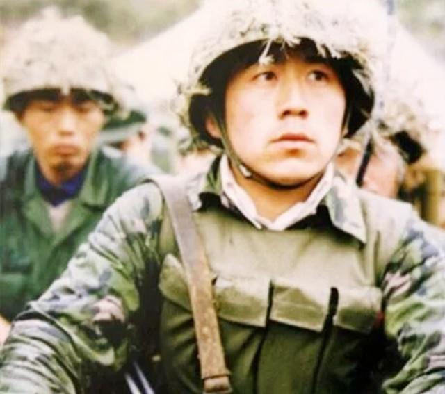 老山战役，幸存的黑豹突击队队员年年相聚，站成一排等待班长点名