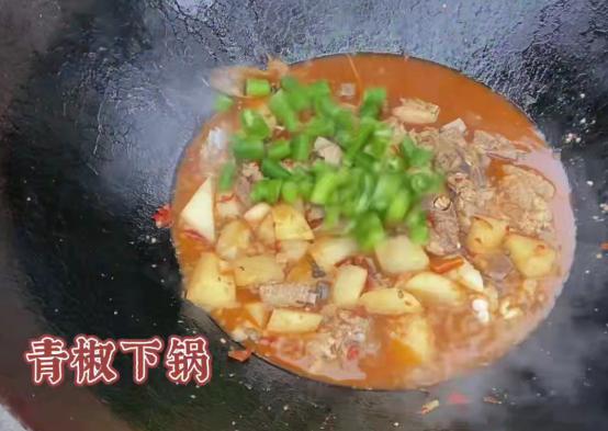 土豆烧排骨