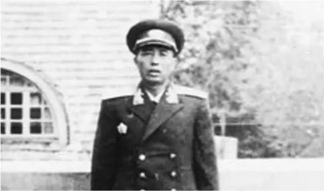 贺健：19岁离家参军，20年后成为司令回家却被母亲打了一耳光