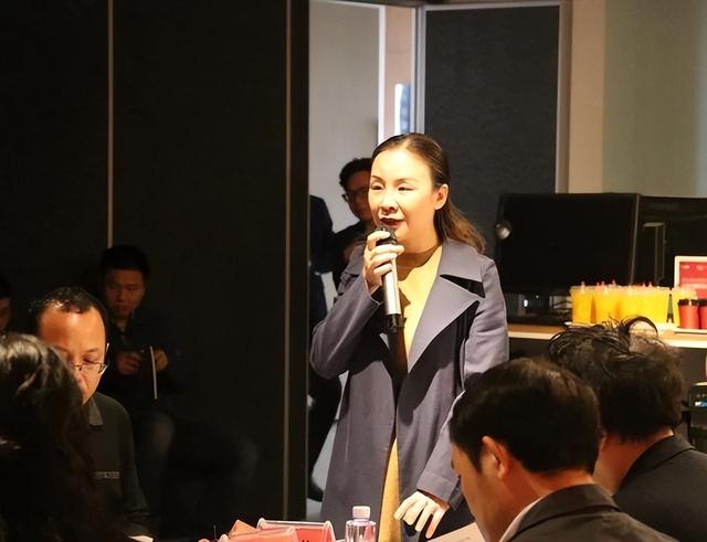 湖北女首富赖春临，摆摊起家，如今身家已达60亿