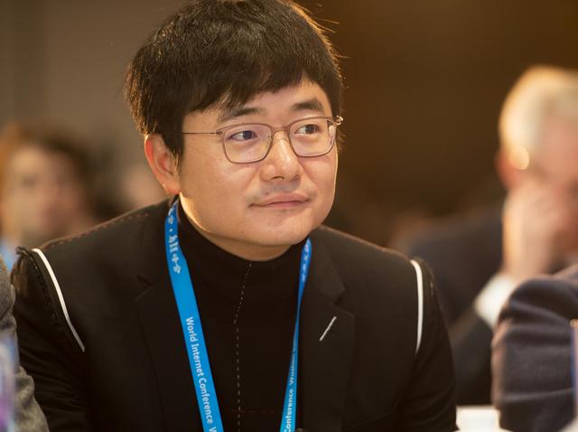 传机器人企业猎户星空烧光十亿，高管停薪，傅盛发文回应