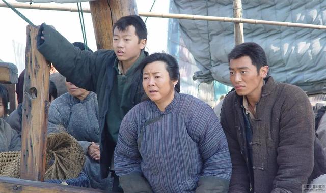 想不到2022年一开始，殷桃和袁泉，就给娱乐圈许多演员，做了表率