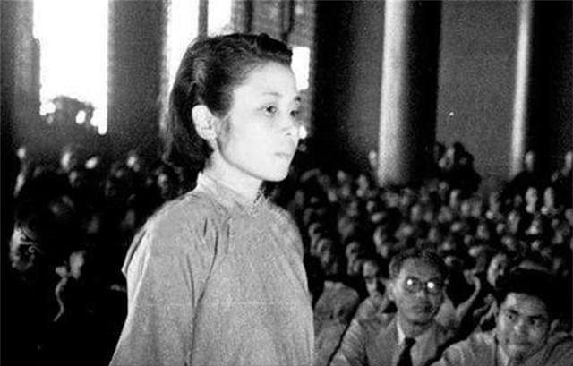 军统女特务精通4国语言，冒死救一地下党员，11年后反救自己一命