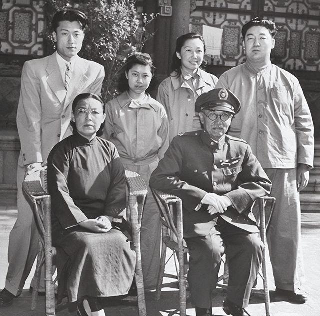 阎锡山客死异乡，30年后儿子回忻州老宅，售票员喊：同志请买票