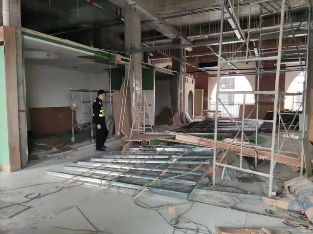 重拳出击！南充主城区一大波楼顶违建被拆除，快看有哪些