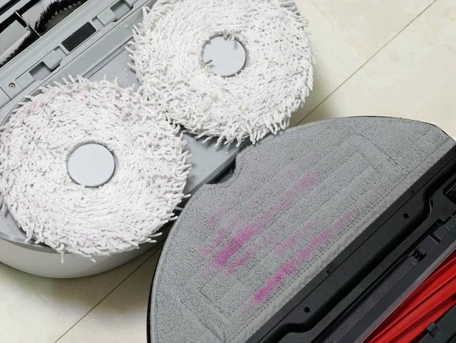 自清洁扫拖机器人横评：美的W11与石头G10清洁大作战