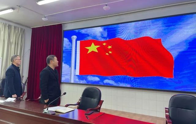 厉兵秣马，决胜百日——华凤学校举行中考百日誓师大会