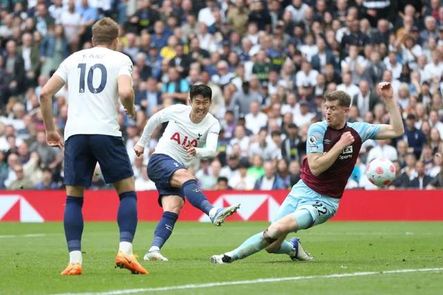 1-0！英超争四变天！孙兴慜错失射手榜第1，热刺反超阿森纳