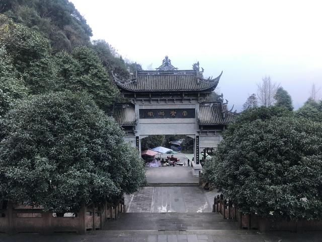 一不小心又成了夜遊~周末街子古鎮康道徒步到光嚴禅院~腳都走麻了