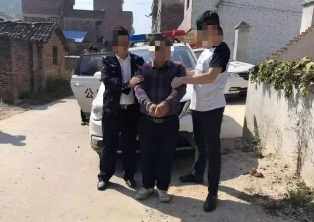 偷狗贼用药水喷狗，60秒后狗死亡，什么药这么毒，喷到人怎么办？