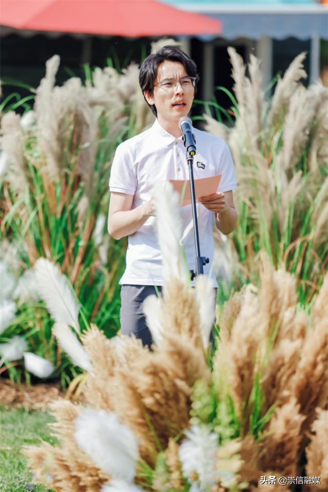 赏一片花海，读一本好书，这个“花园书房”太美妙了！