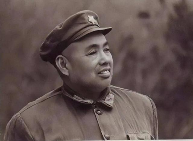 粟裕提醒：别轻易招惹胡琏，许世友哼了一声，下令全军猛扑过去