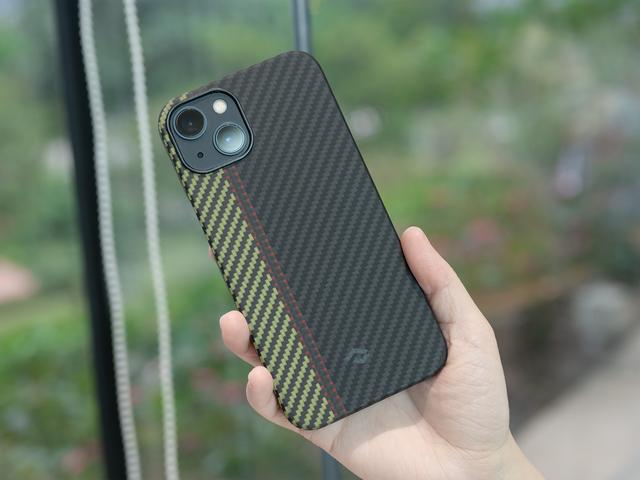 让iPhone与Win同屏协助更得心应手，PITAKA无线充电座体验分享