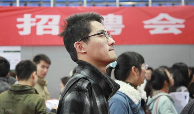 1076万高校毕业生的“至暗时刻”