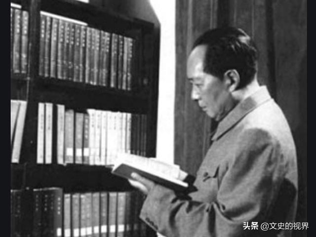 毛主席周总理的贴身警卫，重庆谈判时一个动作，吓得特务不敢上