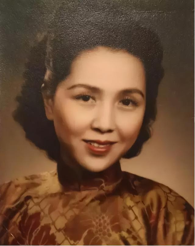 83年前妻陈碧莲想要复合，郑洞国婉拒：我的工资，还不够她花10天