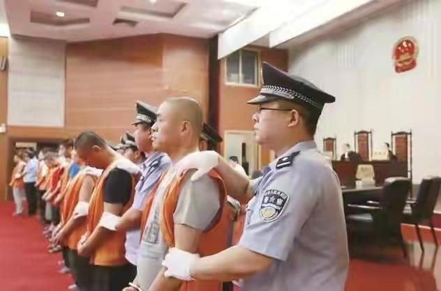 2013年郑州“皇家一号”覆灭，出动上千警员，抓获260多名嫌疑人
