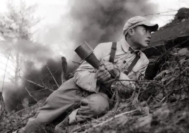 毛主席警卫员隐居深山54年，给女儿看病无意“泄密”，惊动县领导