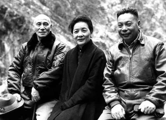 1961年，中央接到绝密情报，伟人亲批发给蒋介石：有人要暗杀你