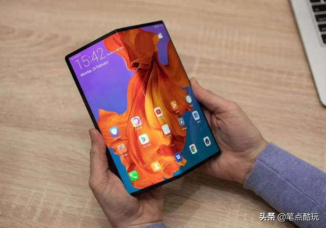 9999元起步，如何评价华为Mate Xs 2折叠屏手机？