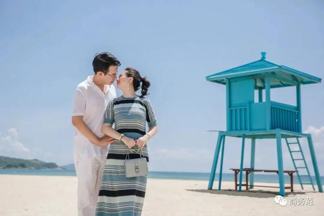 結婚四周年，我們帶女兒穿越回婚禮那一天…