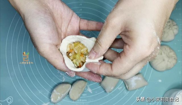 立夏后，阳气易损耗，建议多吃“3红3白1黑”，升阳驱寒轻松度夏