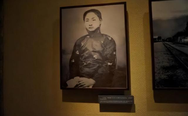 “懒婆娘”下嫁锅炉工，每天喝酒闲逛不干活，44年后才知是小凤仙