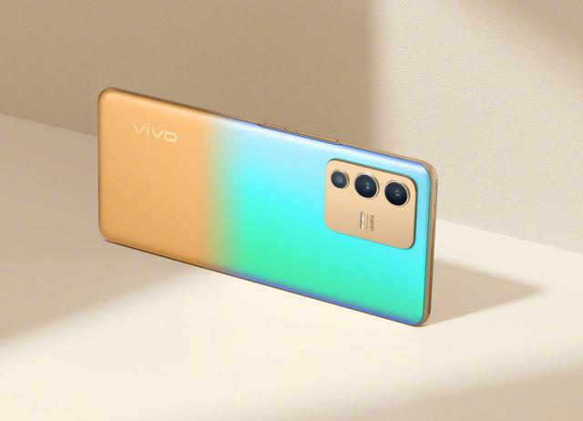 vivo X Fold四月发布！vivo品牌慢动作引发热议，后中争先底气足