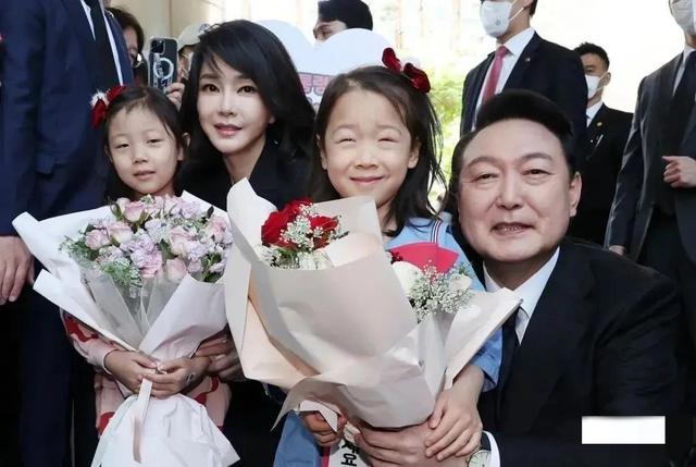 韩国新晋第一夫人终于“藏”不住了，她的故事远比你想象的要精彩