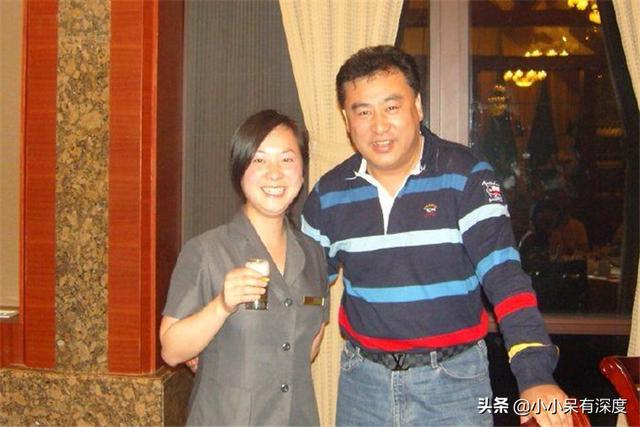 张宏民晒照，是一个年轻漂亮的小女生，他终于脱单了？