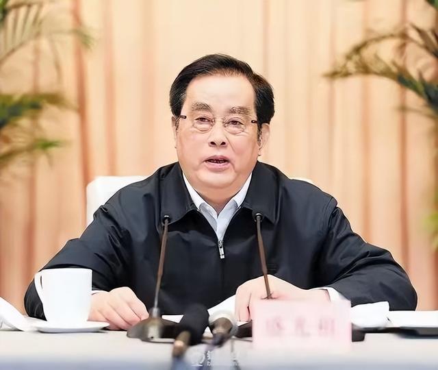 ​末任铁道部长盛光祖落马，曾被戏称“高阻”，配合调查说明了什么