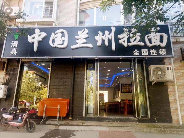 老山战役，幸存的黑豹突击队队员年年相聚，站成一排等待班长点名