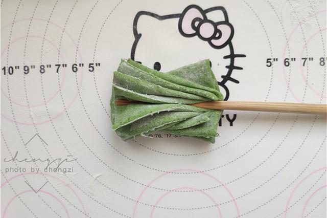 清明前后，碰到这菜别手软！一次多囤些放冰箱，从春吃到冬特省事