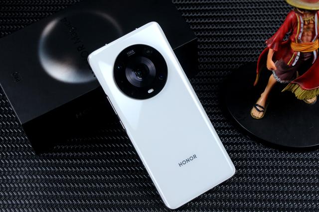 荣耀Magic4 Pro：性能、影像、安全，一部几乎做到面面俱全的旗舰