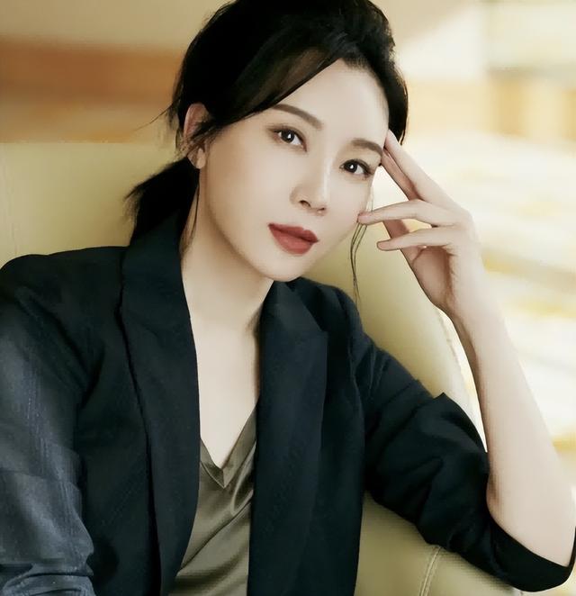 中国现代有哪些女名人