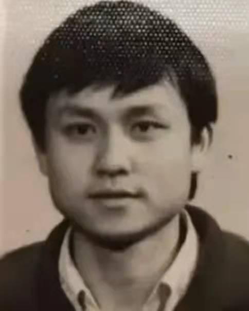 张文宏从万人追捧到被人唾骂，现实处境令人心疼：人生高处不胜寒