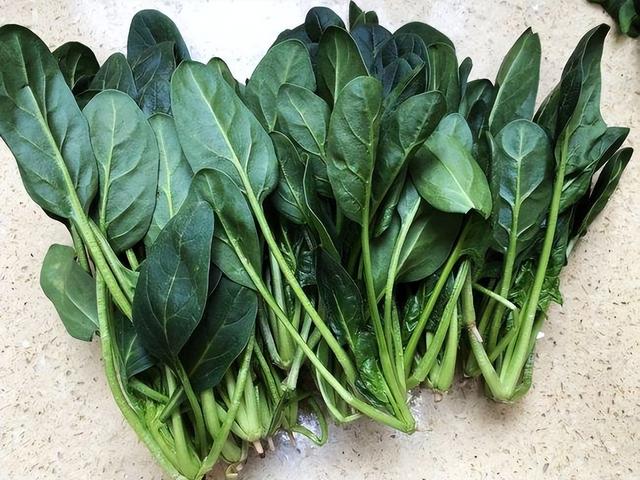 岁数大了就算不吃肉，也要吃这5种富硒菜，“长寿元素”是其美誉