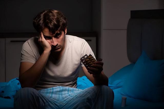 喝水后多久排尿说明肾脏很健康？医生：结合尿量判断更可靠