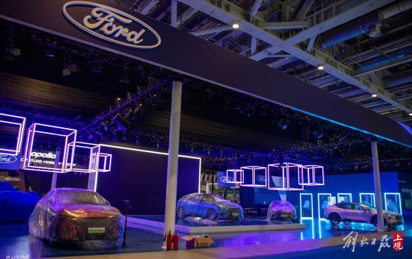 进博会汽车馆亮点抢先看：自动驾驶卡车和多功能救援车，全是高科技……