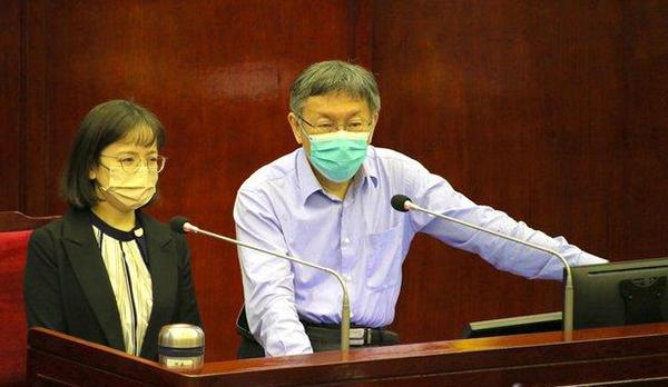柯文哲批打高端的70多万人“学术上白打了”，陈时中承认
