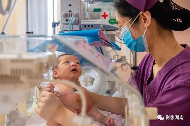 世界早产儿日不用怕，早到的天使