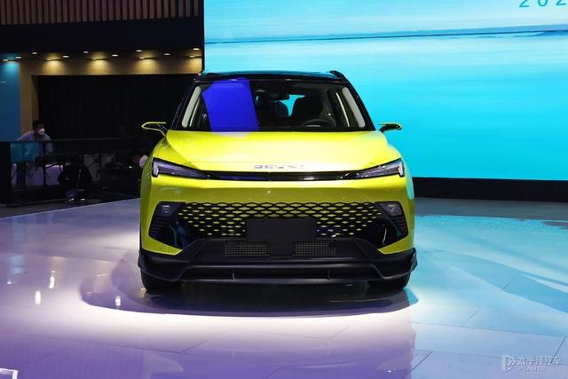 10万出头就有华为鸿蒙系统和整车OTA升级 是谁家造车这么内卷？