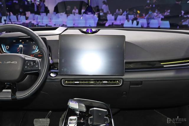 10万出头就有华为鸿蒙系统和整车OTA升级 是谁家造车这么内卷？